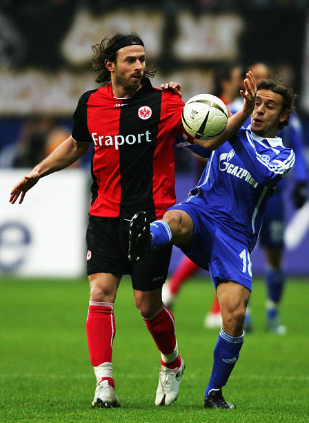 传球而略显 传球而略显