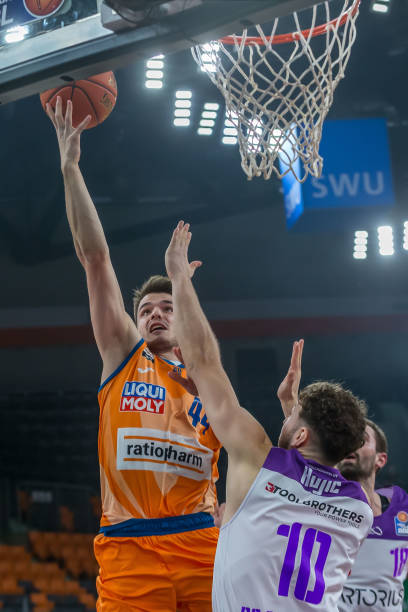 过于依赖外 过于依赖外