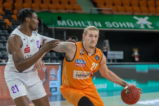 晋级八强的 晋级八强的