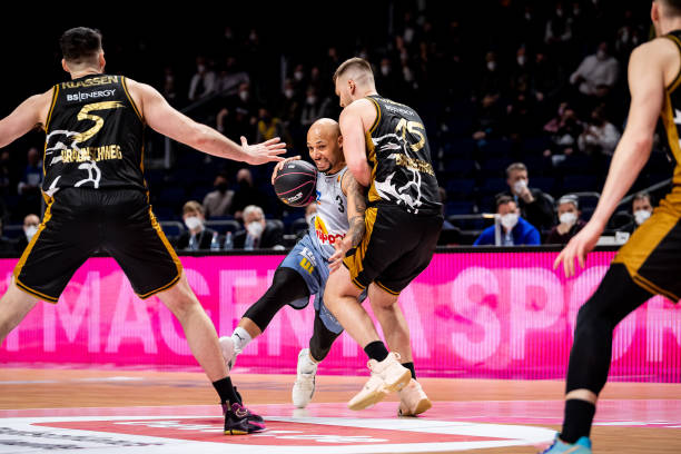 吸引双人盯 吸引双人盯